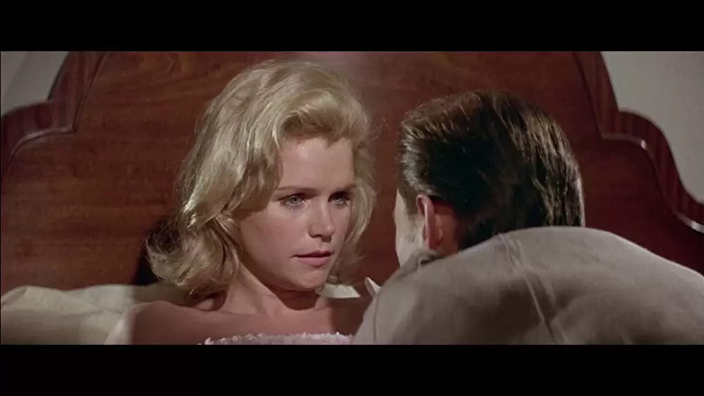 逃げる男の画像