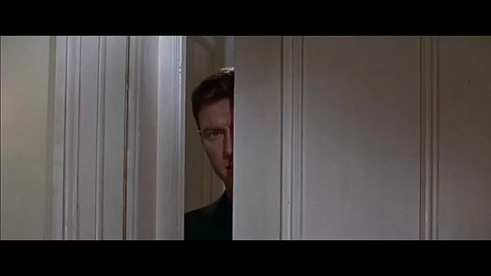 逃げる男の画像