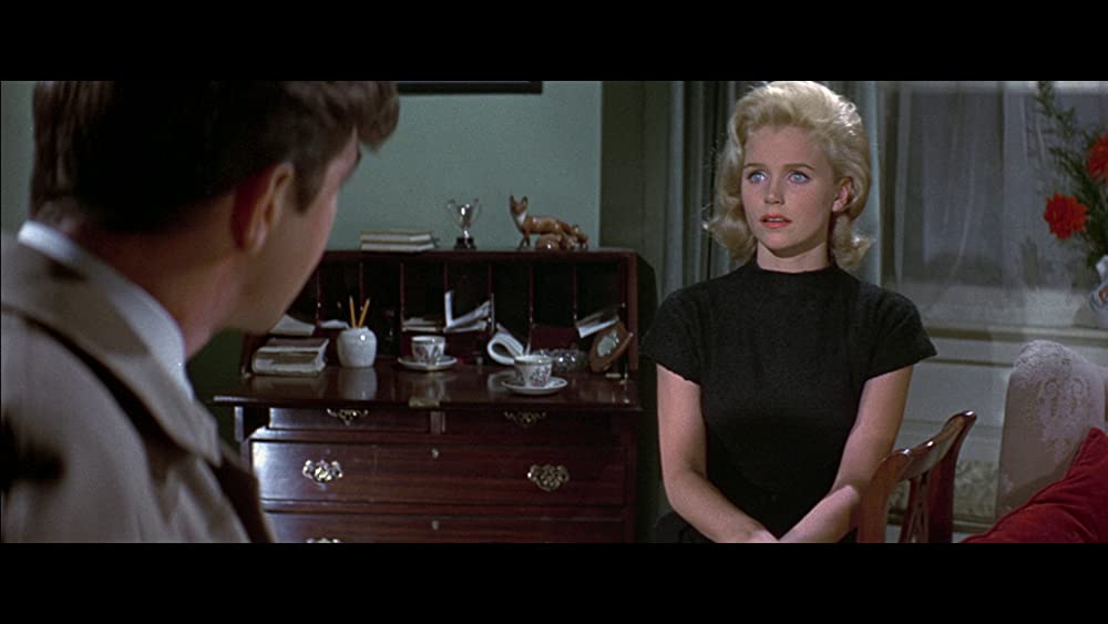 逃げる男の画像