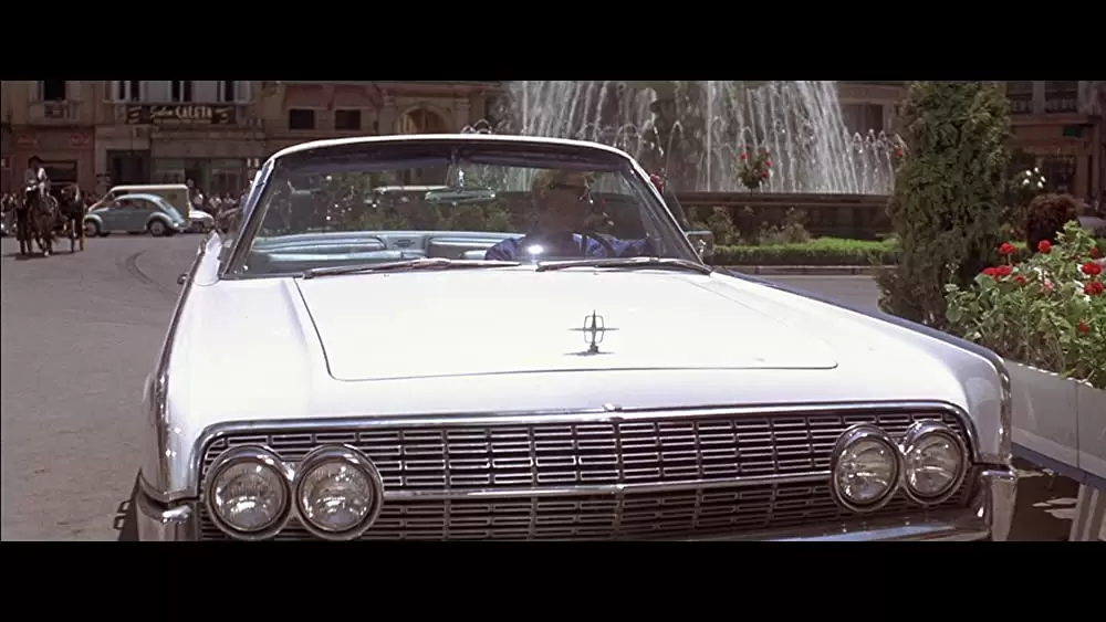 逃げる男の画像