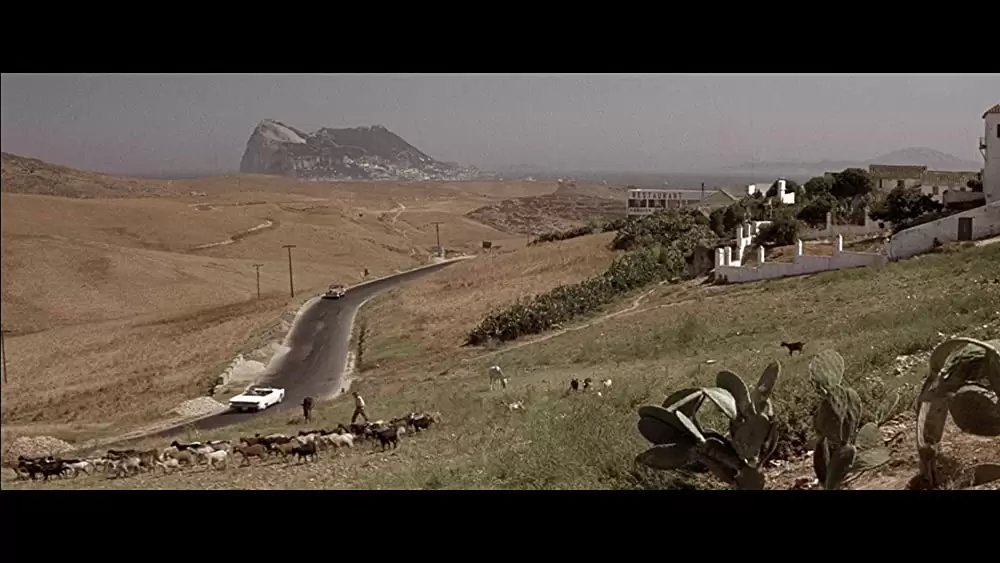 逃げる男の画像