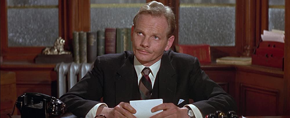 逃げる男の画像