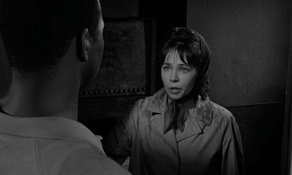 L型の部屋の画像