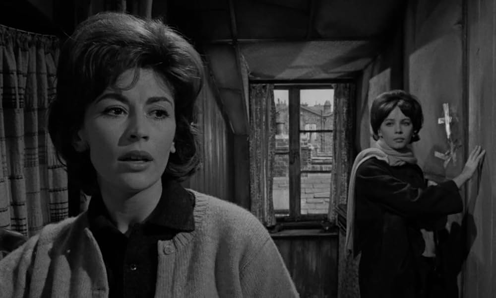 L型の部屋の画像