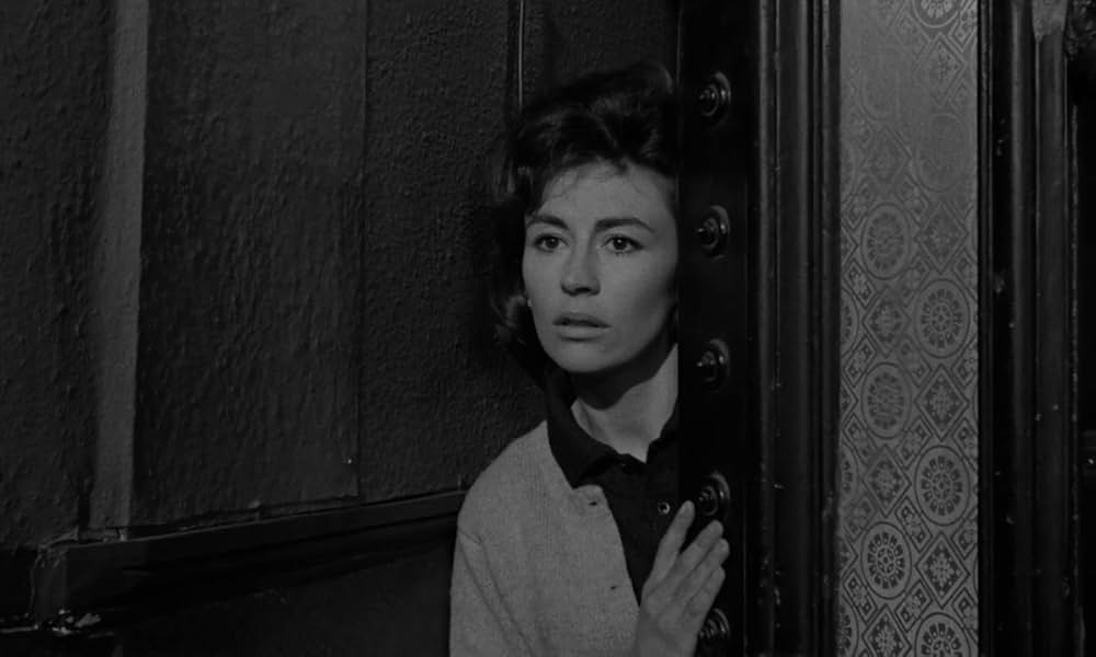 L型の部屋の画像