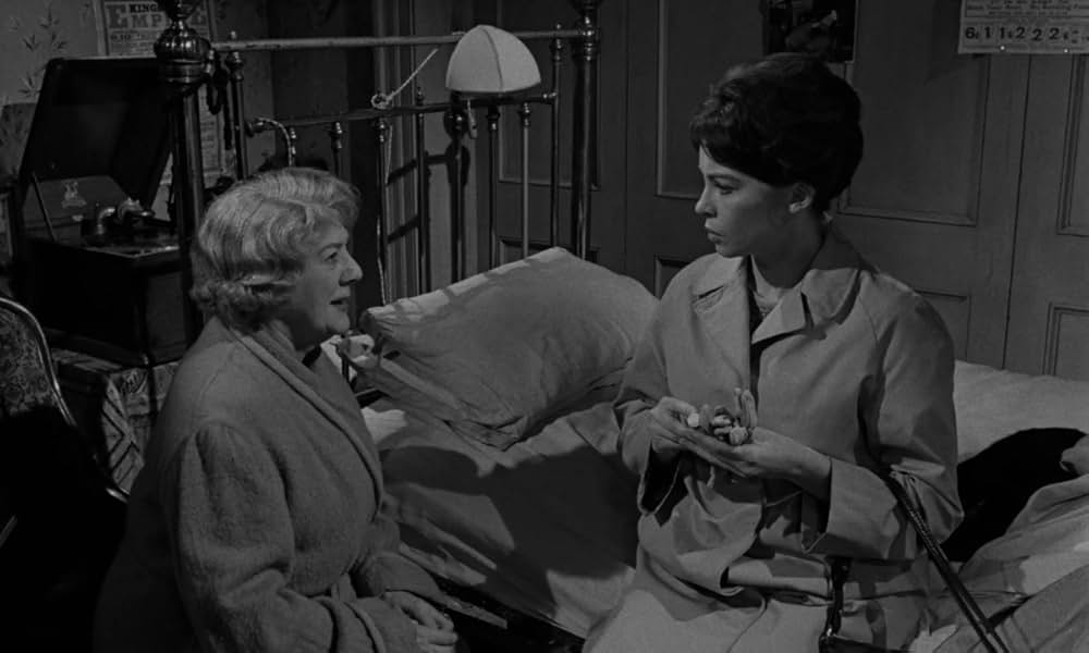 L型の部屋の画像