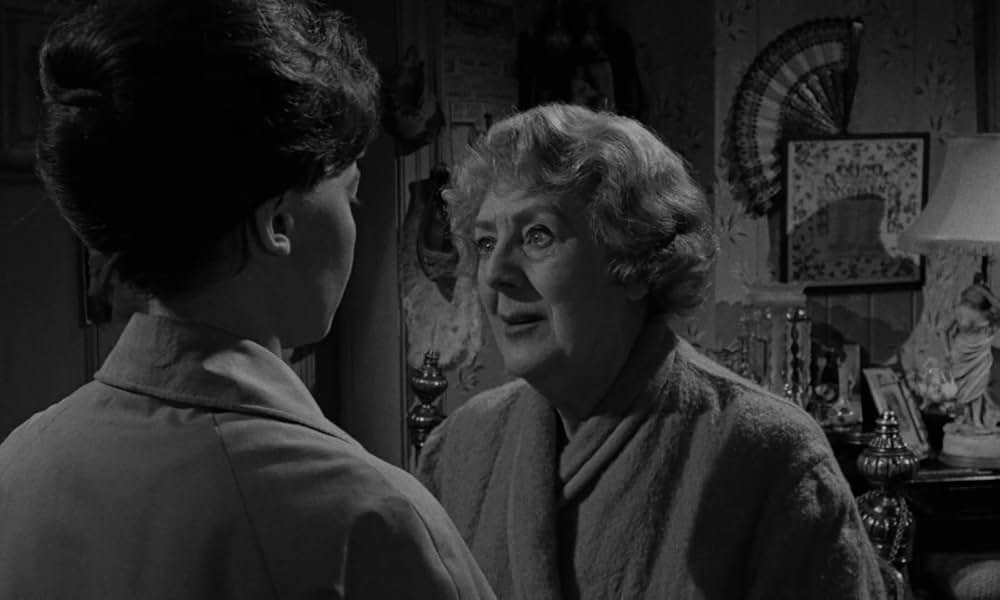 L型の部屋の画像