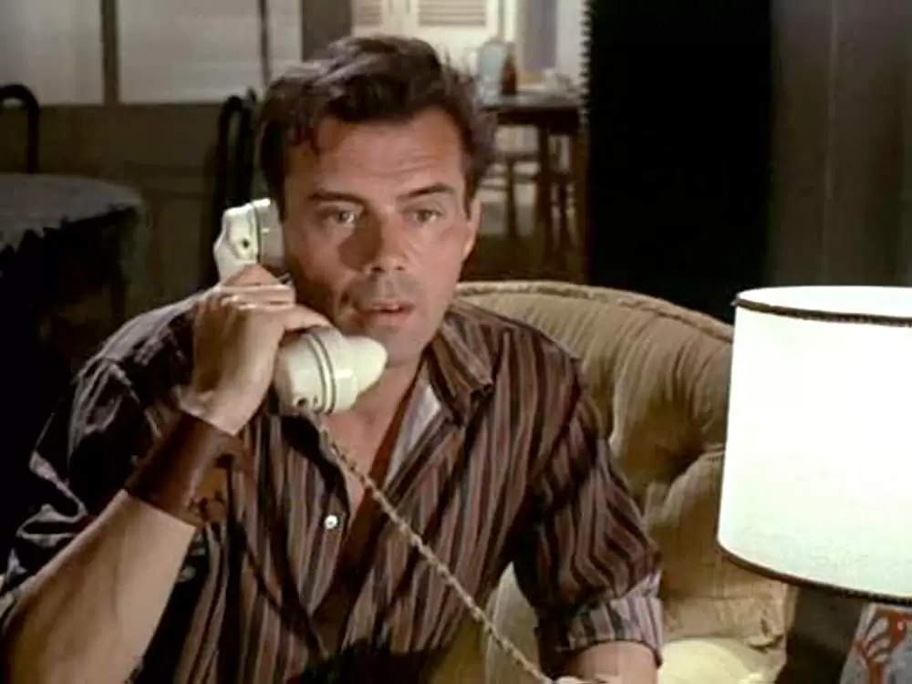 「キプロス脱出作戦」ダーク・ボガードの画像