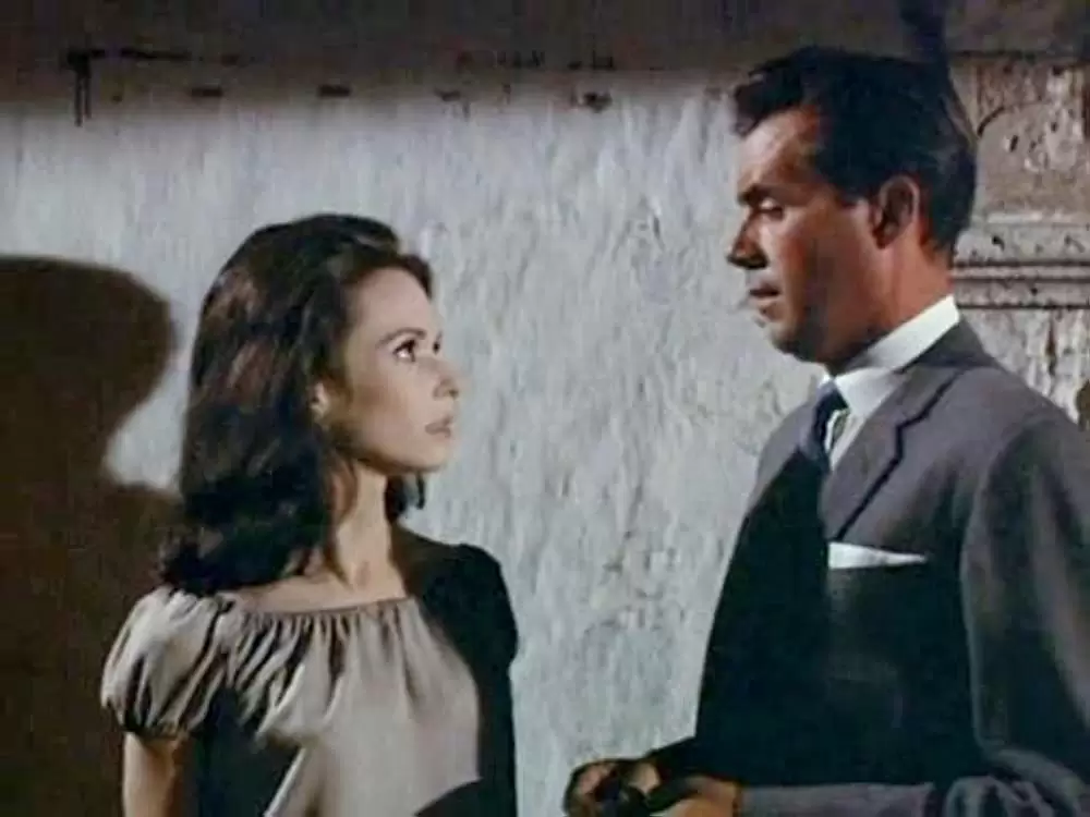 「キプロス脱出作戦」スーザン・ストラスバーグ & ダーク・ボガードの画像