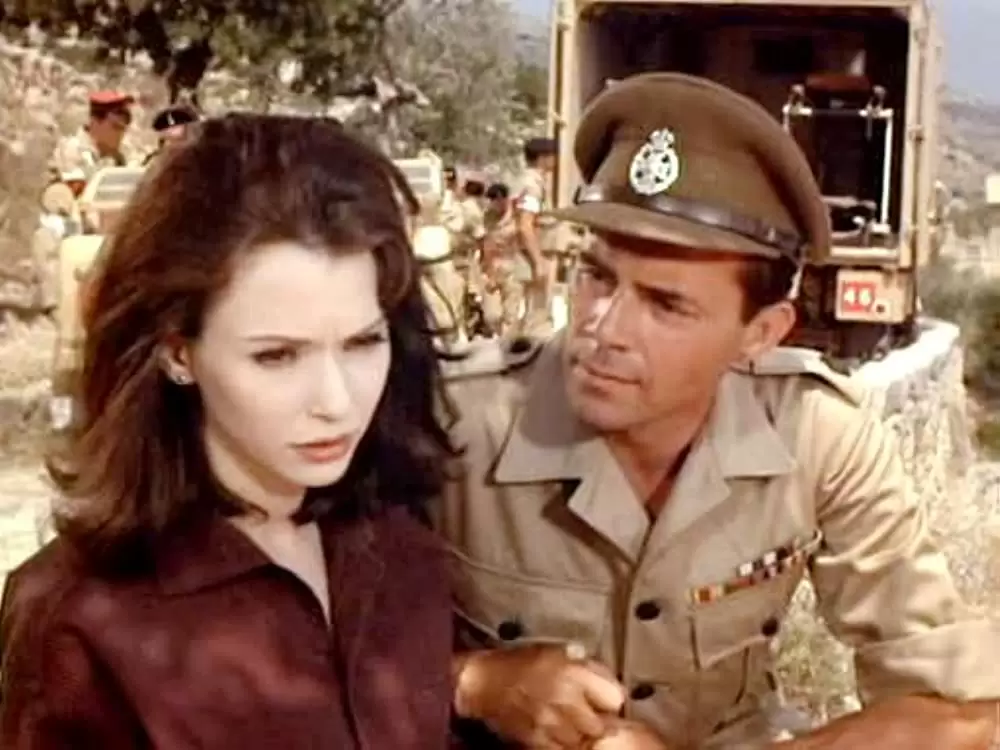 「キプロス脱出作戦」スーザン・ストラスバーグ & ダーク・ボガードの画像