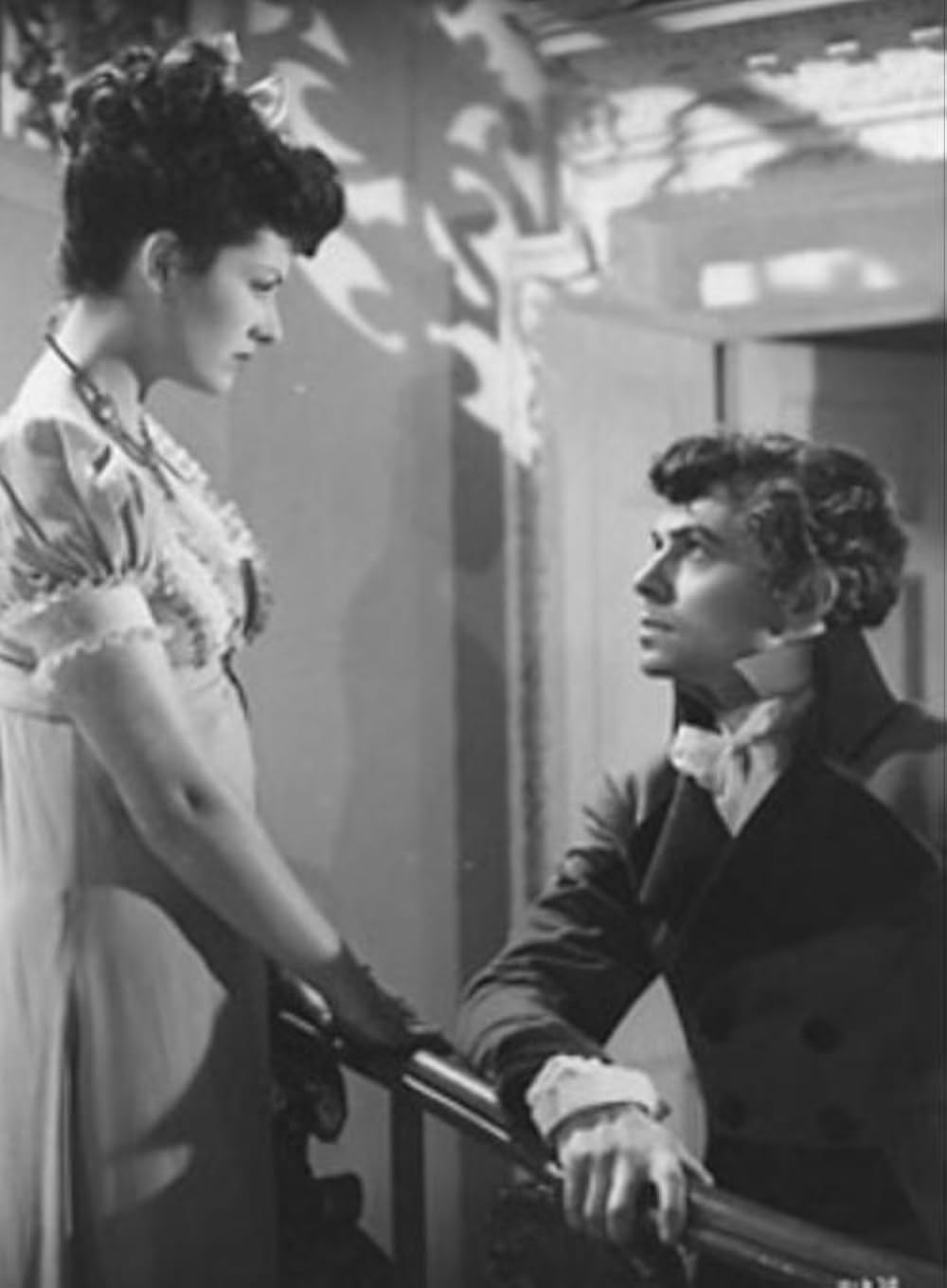 灰色の男の画像