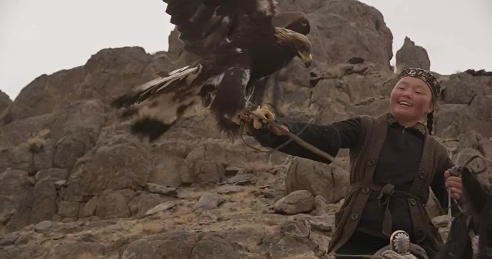 イーグルハンター 1000年の歴史を変えた｢鷹匠｣少女の画像