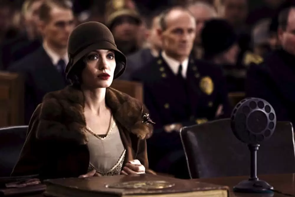 「チェンジリング」アンジェリーナ・ジョリー & コルム・フィオールの画像