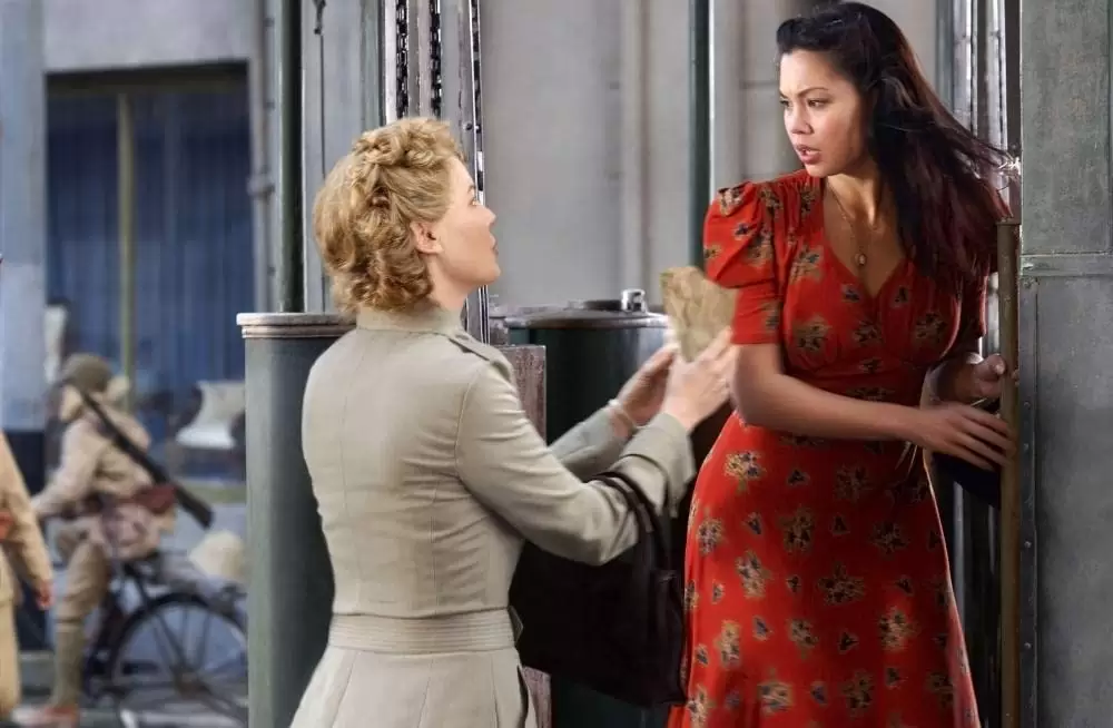 「グレート・レイド 史上最大の作戦」コニー・ニールセン & Natalie Mendozaの画像