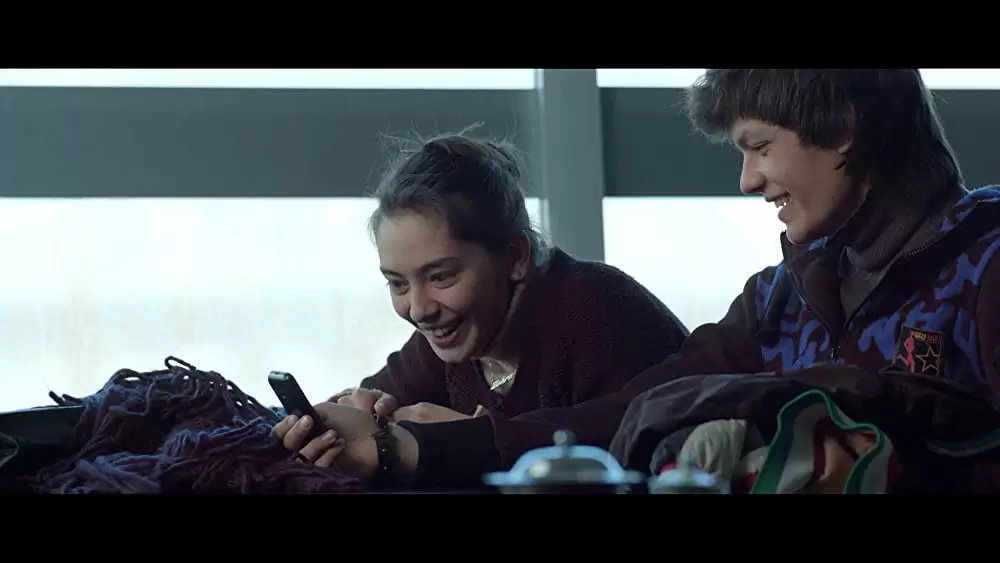 天と地の間のどこかの画像