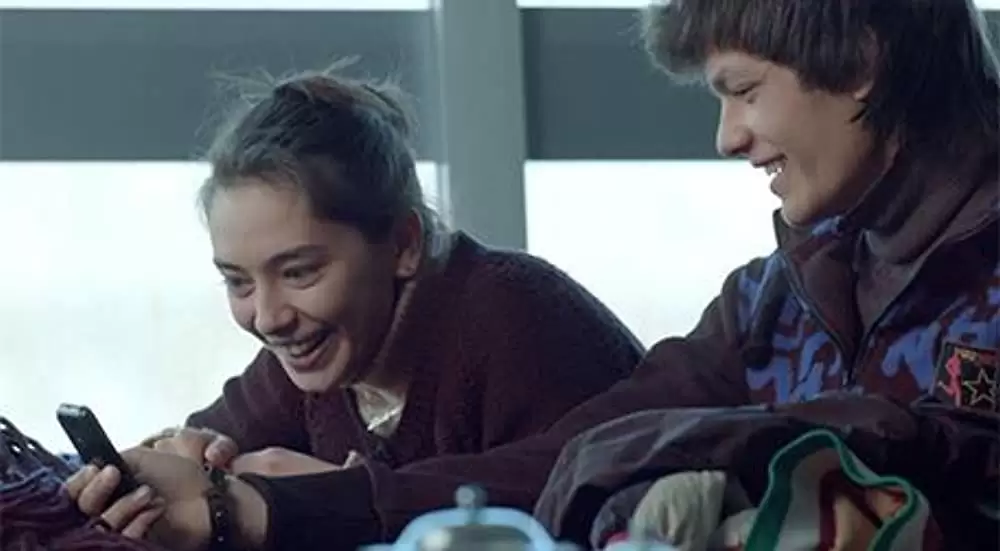 天と地の間のどこかの画像