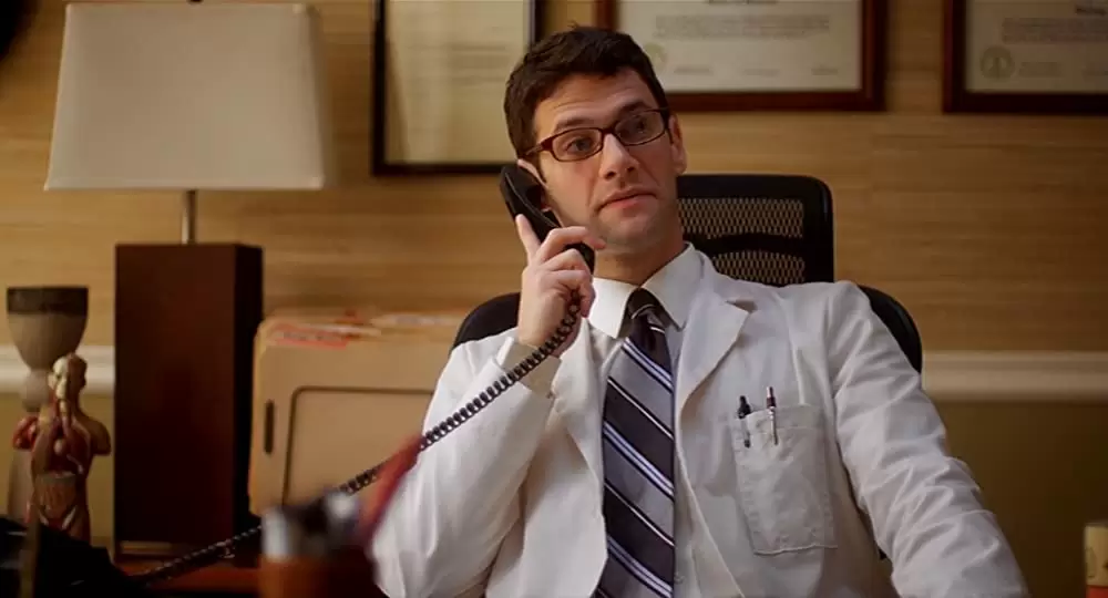 「ダークホース リア獣エイブの恋」ジャスティン・バーサの画像