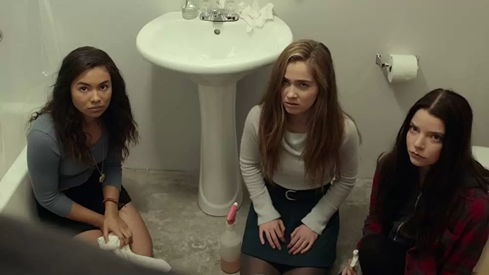 「スプリット」ジェシカ・スーラ & ヘイリー・ルー・リチャードソン & アニヤ・テイラー＝ジョイの画像