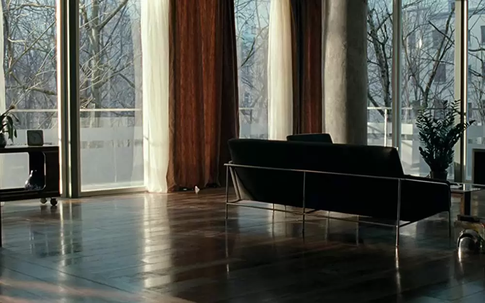 エレナの惑いの画像