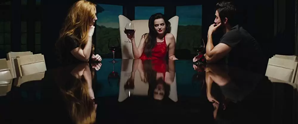 「美しき獣」ロクサーヌ・メスキダ & マイロ・ビンティミリア & ジョセフィーヌ・ドゥ・ラ・ボームの画像