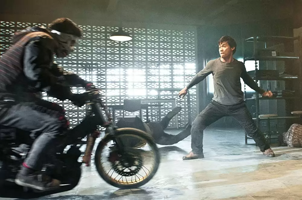 「マッハ！無限大」トニー・ジャーの画像