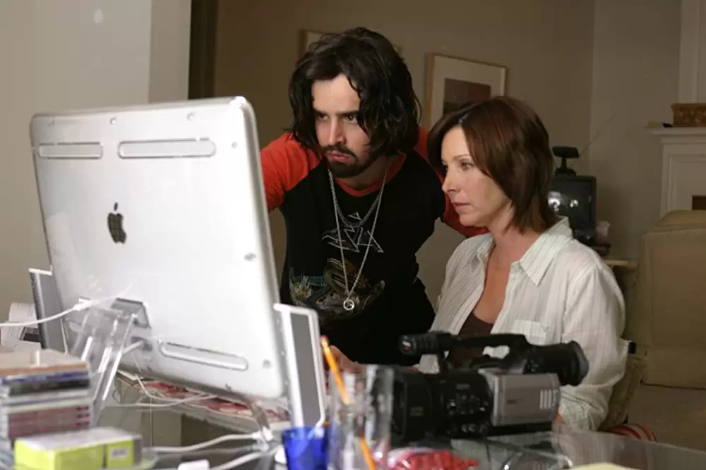 「ハッピー・エンディング」リサ・クドロー & ジェシー・ブラッドフォードの画像