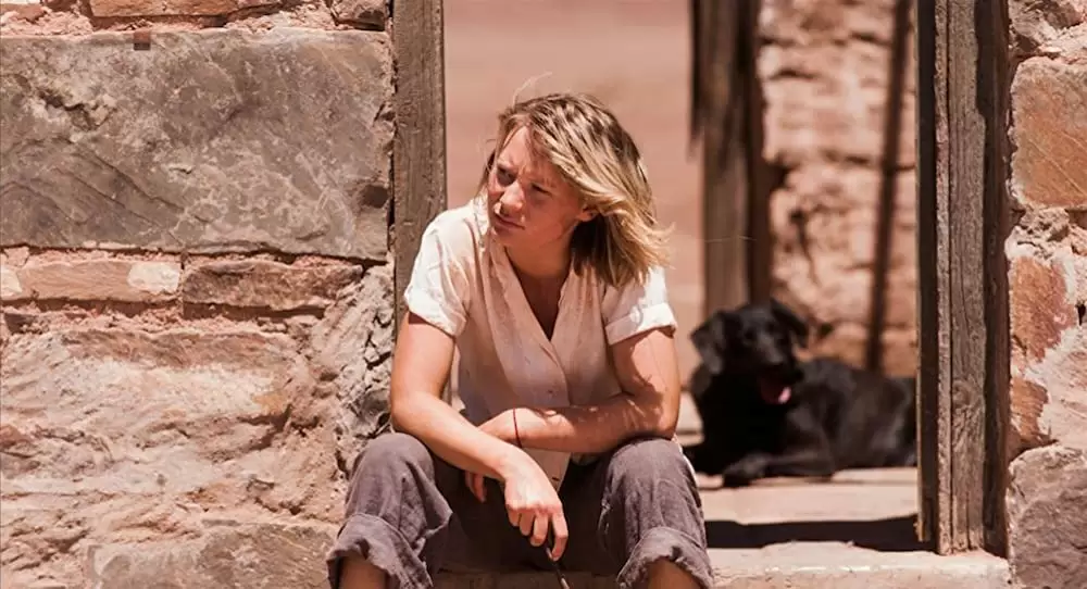 「奇跡の2000マイル」ミア・ワシコウスカの画像