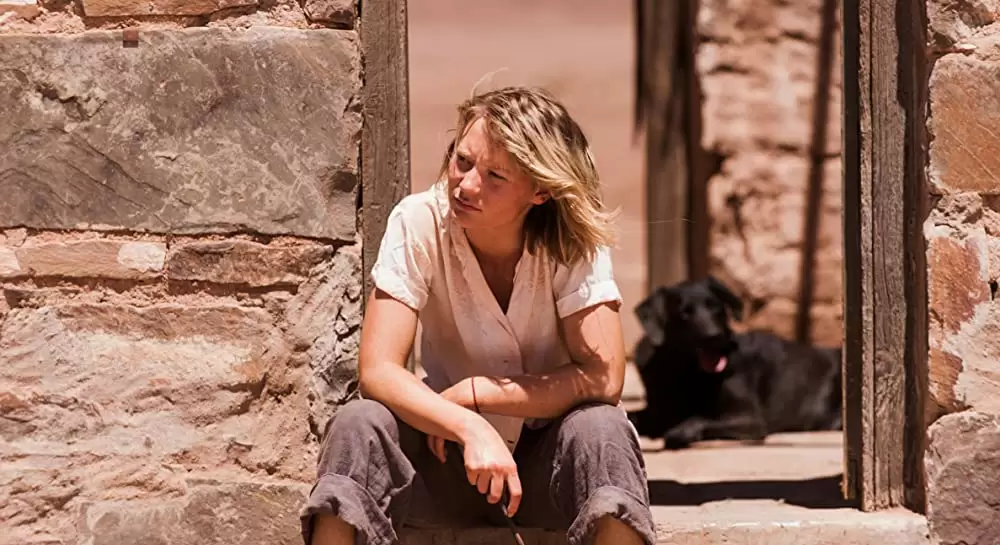 「奇跡の2000マイル」ミア・ワシコウスカの画像