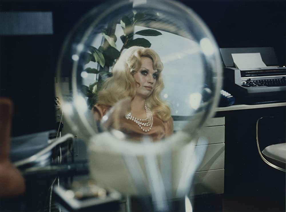 あやつり糸の世界の画像