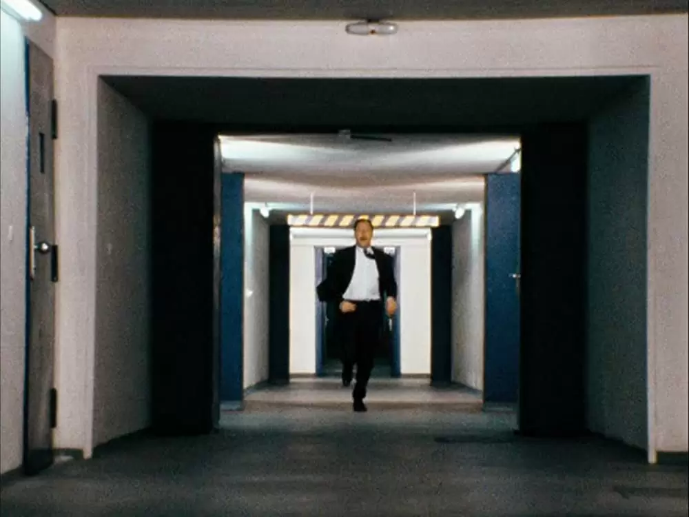 あやつり糸の世界の画像