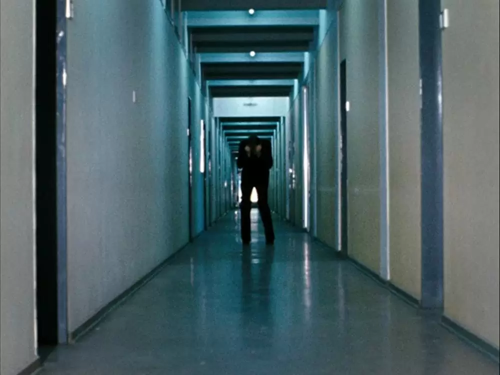 あやつり糸の世界の画像