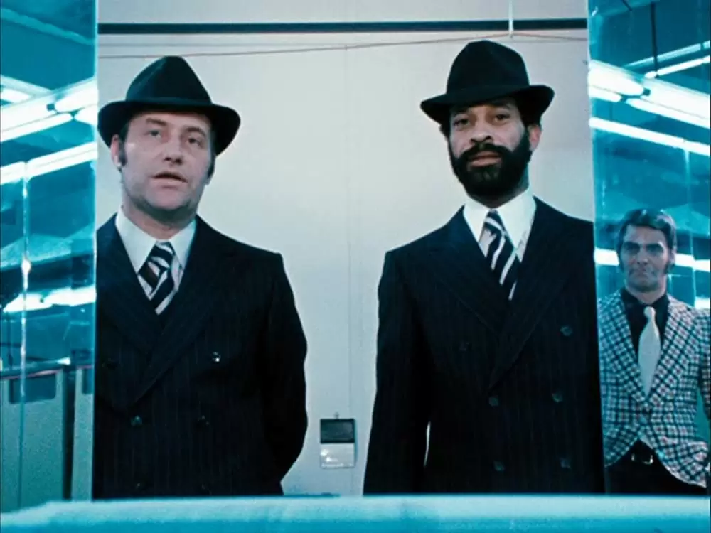 あやつり糸の世界の画像