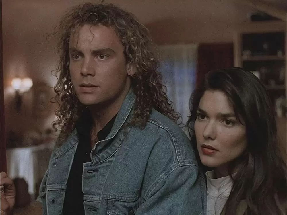 「ヘルブレイン／血塗られた頭脳」ローラ・ハリング & エリック・ダレーの画像