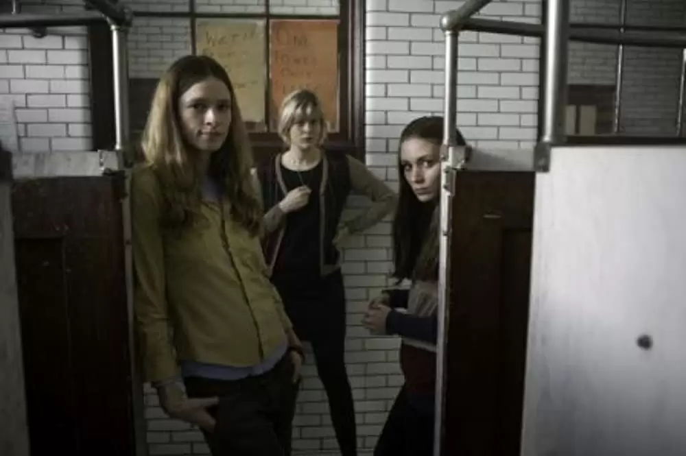 「タナー・ホール 胸騒ぎの誘惑」エイミー・ファーガソン & ルーニー・マーラ & ジョージア・キングの画像