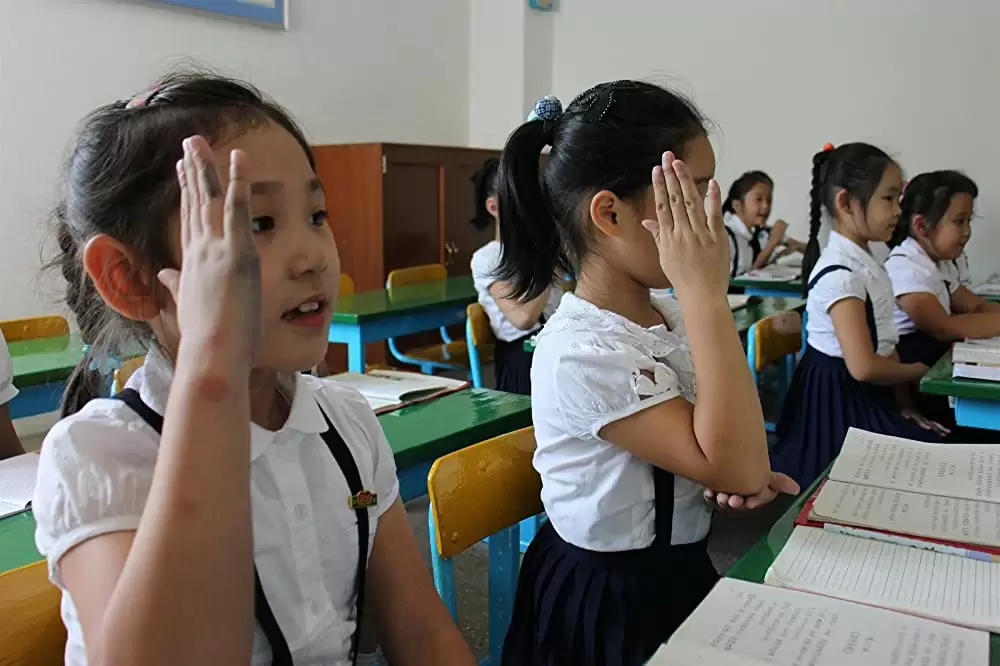 太陽の下で 真実の北朝鮮の画像