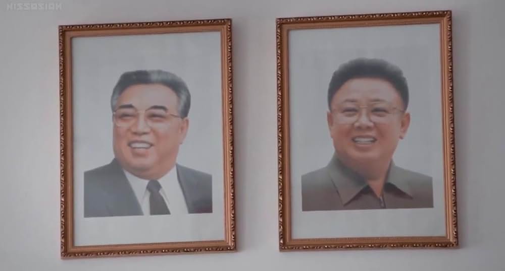 太陽の下で 真実の北朝鮮の画像