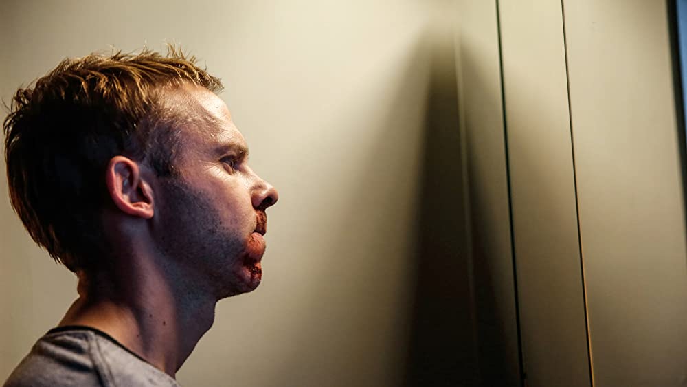 ペット 檻の中の乙女の画像