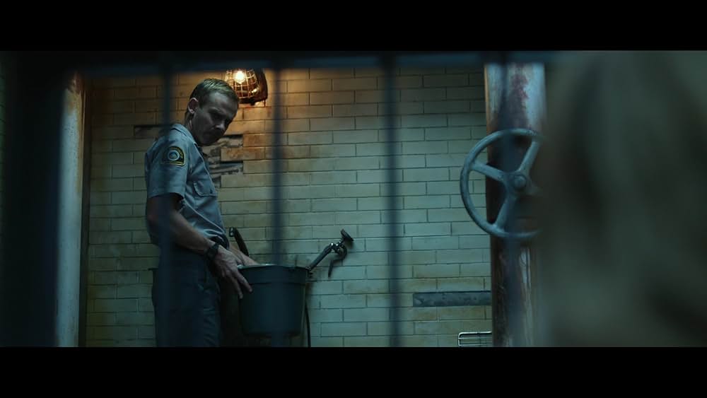 ペット 檻の中の乙女の画像