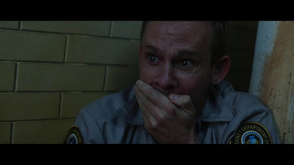 ペット 檻の中の乙女の画像