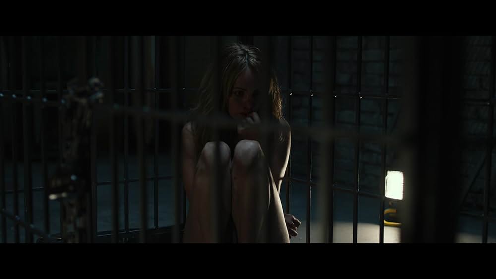 ペット 檻の中の乙女の画像