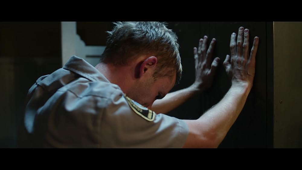 ペット 檻の中の乙女の画像