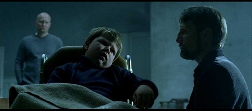 アダムズ・アップルの画像