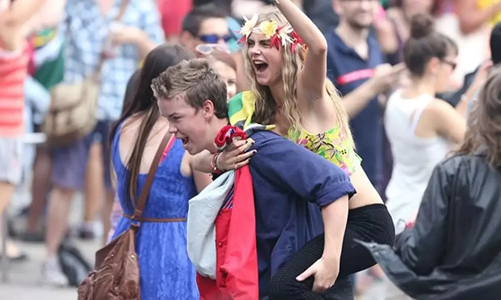 「キッズ・イン・ラブ」ウィル・ポールター & カーラ・デルビーニュの画像