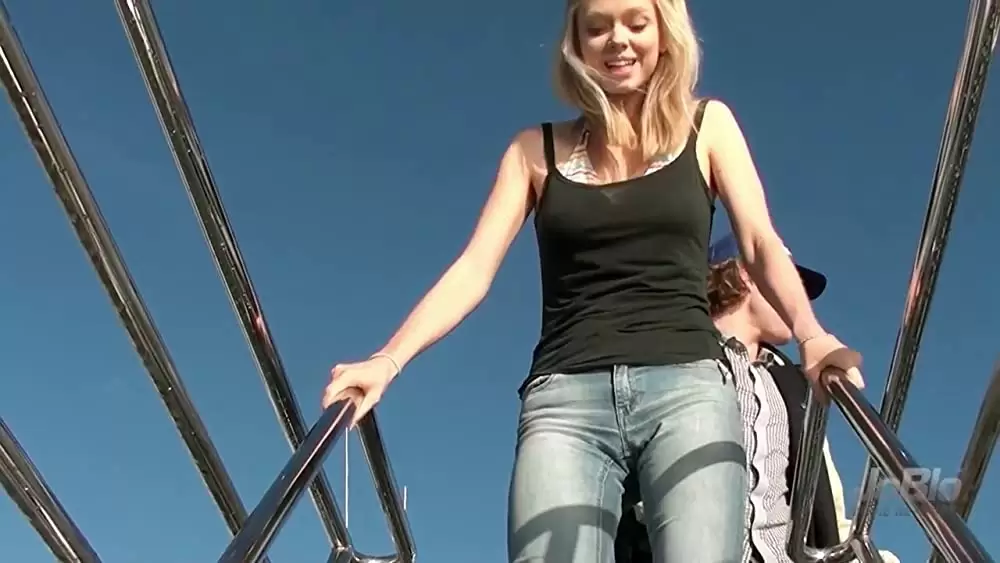 「ケージ・ダイブ」ミーガン・ペータ・ヒルの画像