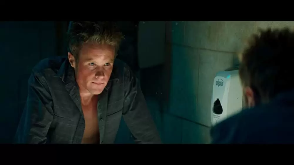 「アクト・オブ・バイオレンス」アシュトン・ホームズの画像