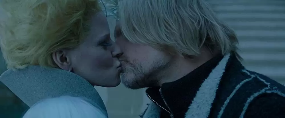 「ハンガー・ゲーム FINAL：レボリューション」ウッディ・ハレルソン & エリザベス・バンクスの画像