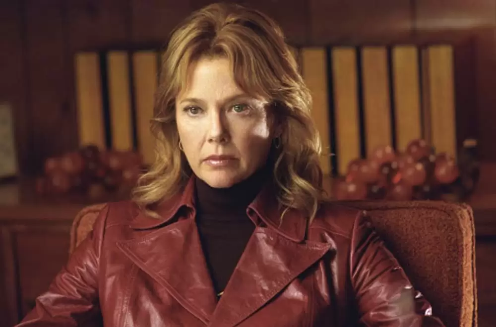 「ハサミを持って突っ走る」アネット・ベニングの画像