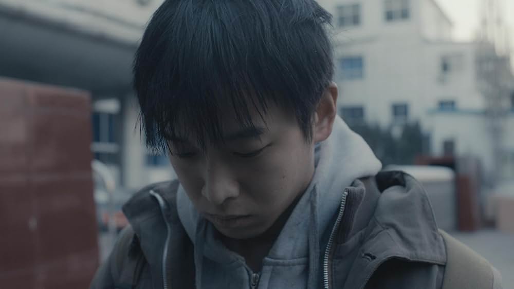 象は静かに座っているの画像