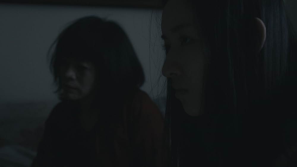 象は静かに座っているの画像