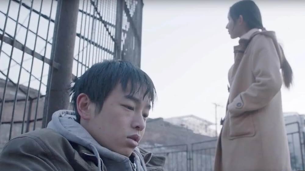 象は静かに座っているの画像